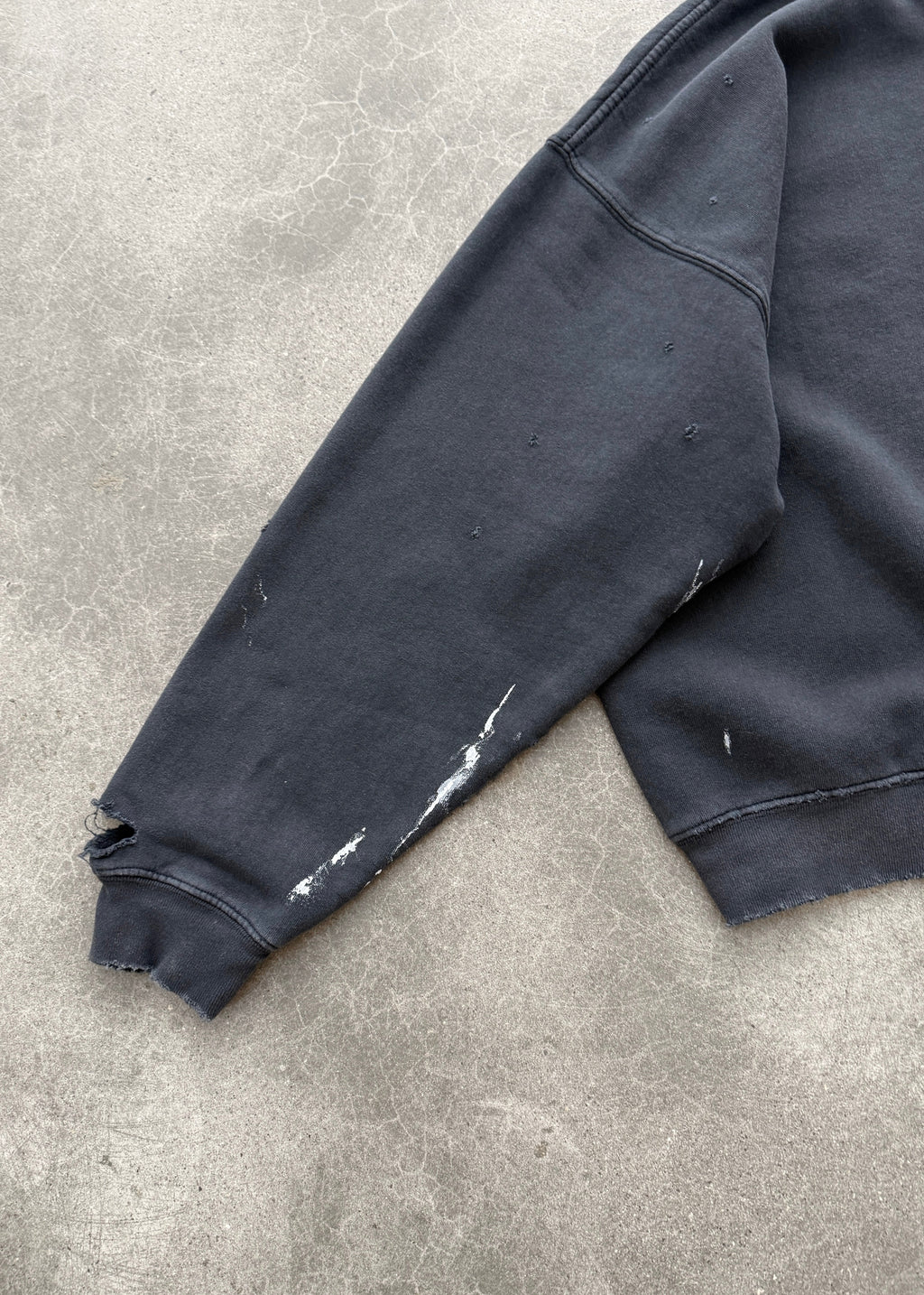 WATCH-PEEKER CREWNECK - FADED BLACK