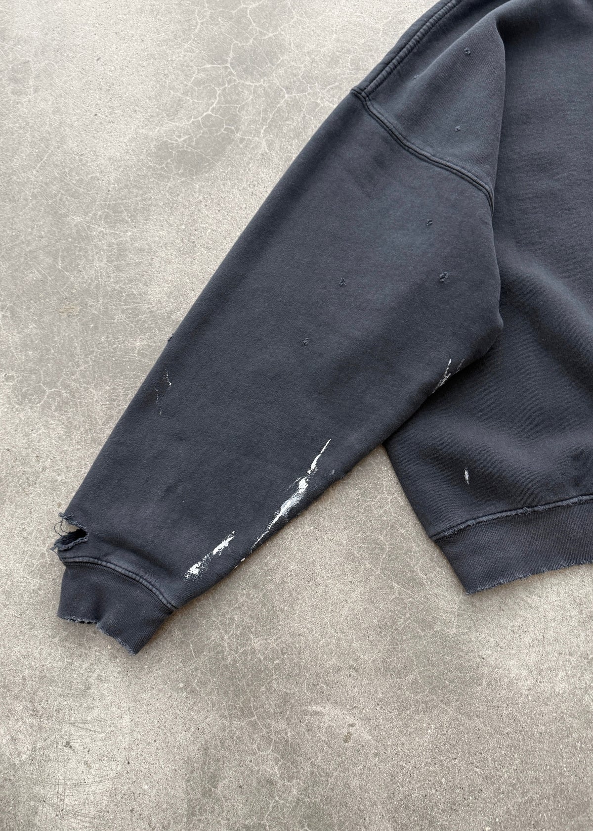 WATCH-PEEKER CREWNECK - FADED BLACK