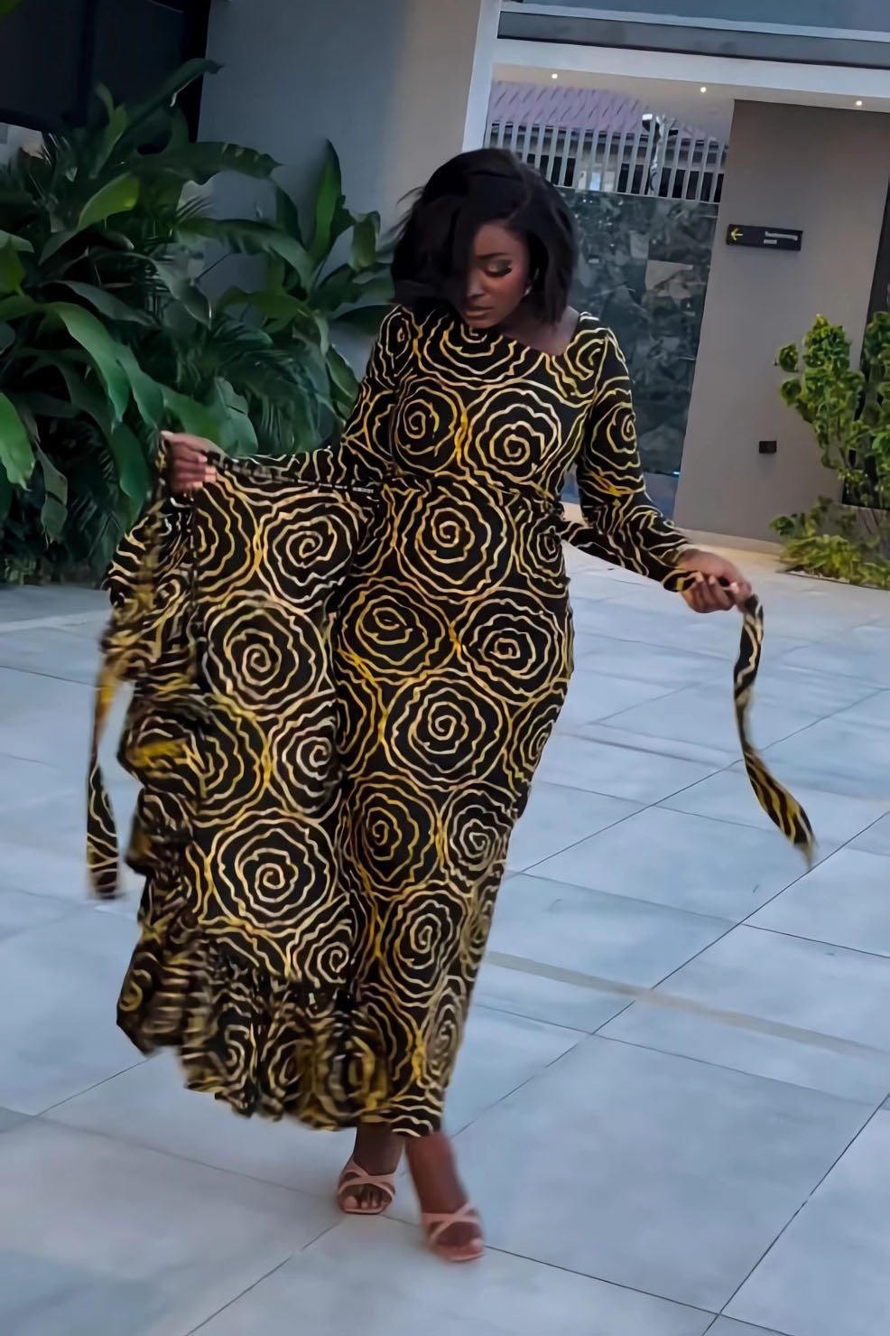 Spiral Print Long Sleeve Tie-Hem Ethnic Maxi Dress