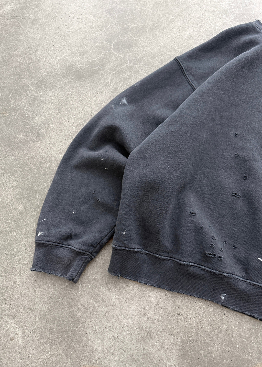 WATCH-PEEKER CREWNECK - FADED BLACK